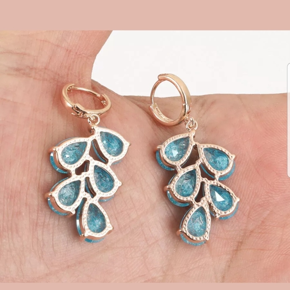 Aquamarine chandelier & rose gold earrings - Picture 8 of 9